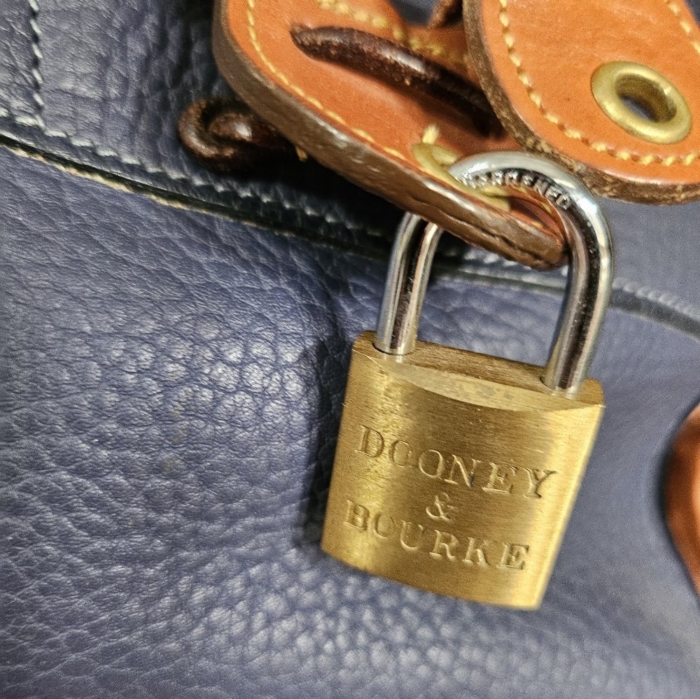 Vintage Dooney & Bourke Medium Gladstone Satchel - Picture 4 of 9